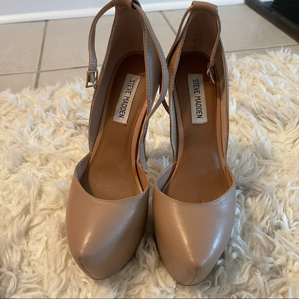 Steve Madden Nude Pump Phatform Heel